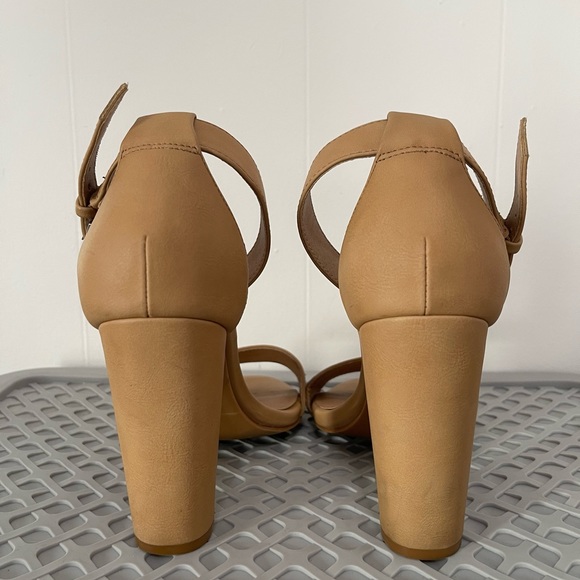 Torrid heels 10 wide - Picture 3 of 4